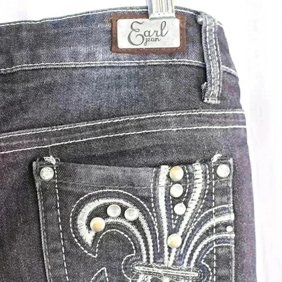 Earl Jean blue Size 7 x 32 grey fleur de lis embroirded, embellished jeans - Picture 3 of 11